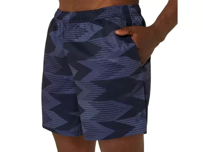 SESONGENS HELGEMENGENDE PRINT 7-TOMMERS SHORTS