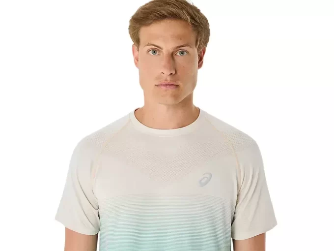 SØMLØS HERRETOPP MED KORTERM